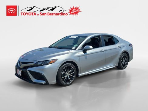 Certified 2024 Toyota Camry SE FWD image 1