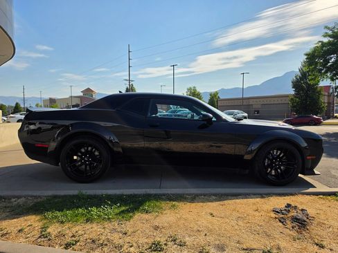 Used 2022 Dodge Challenger R/T Scat Pack RWD image 4
