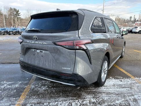 New 2026 Toyota Sienna Limited image 7
