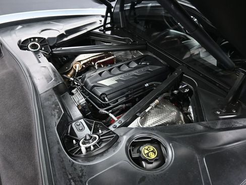 Used 2021 Chevrolet Corvette Stingray Preferred Cpe w/ Z51 Performance Package RWD image 44