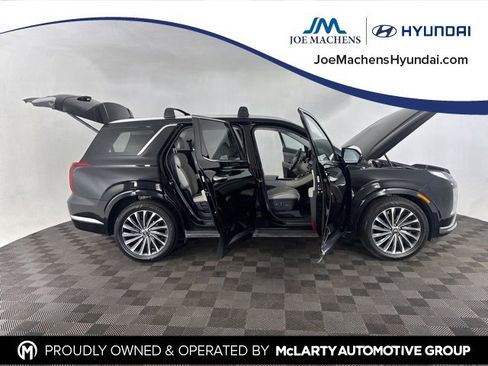 Used 2023 Hyundai Palisade Calligraphy image 22