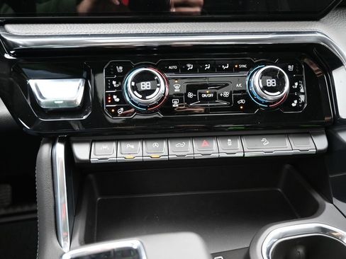 New 2026 GMC Sierra 1500 Denali AWD/4WD image 17