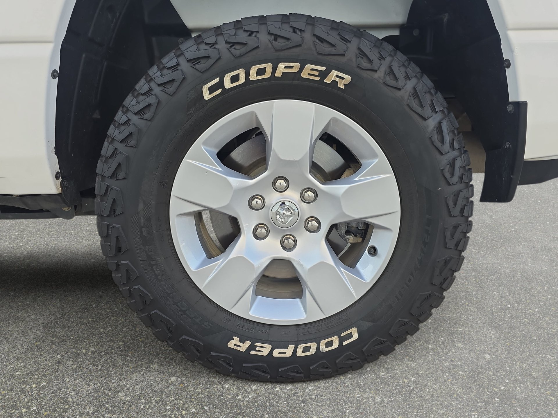 Used 2023 RAM 1500 Big Horn AWD/4WD image 30
