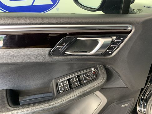 Used 2019 Porsche Macan S AWD/4WD image 15
