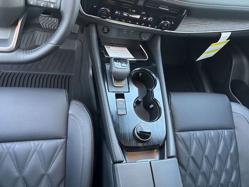 New 2026 Nissan Rogue Platinum image 24