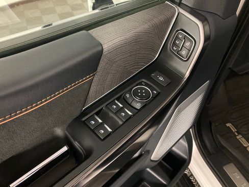 Used 2022 Ford F150 Platinum image 12