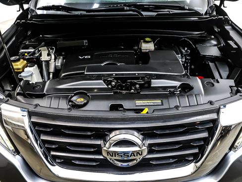 Used 2020 Nissan Pathfinder S image 11