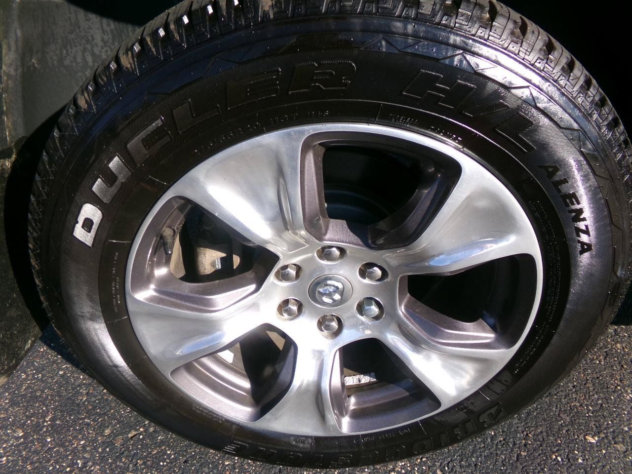 Used 2019 RAM 1500 Laramie AWD/4WD image 12