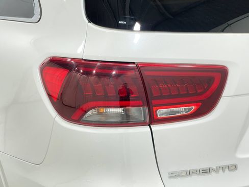 Used 2019 Kia Sorento SX FWD image 36