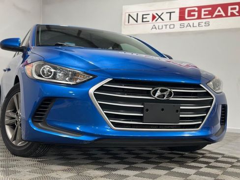 Used 2017 Hyundai Elantra SE FWD image 3