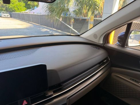 Used 2026 Kia Carnival FWD image 47