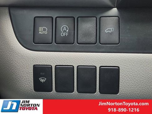 Used 2019 Toyota Highlander XLE image 24