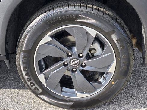 Used 2025 Nissan Rogue SV AWD/4WD image 9