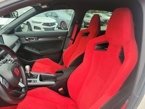 Used 2023 Honda Civic Type R image 9