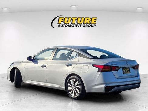 Used 2024 Nissan Altima 2.5 S FWD image 7