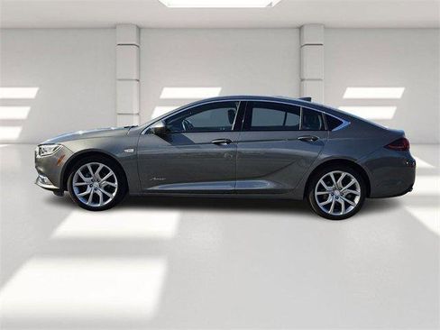 Used 2019 Buick Regal Avenir w/ Driver Confidence Package II image 2