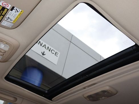 Used 2001 Lexus LX 470 Base image 17