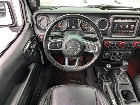 Used 2020 Jeep Gladiator Overland image 15