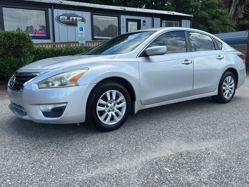 Used 2015 Nissan Altima 2.5 S w/ Power Driver Seat Package FWD image 2