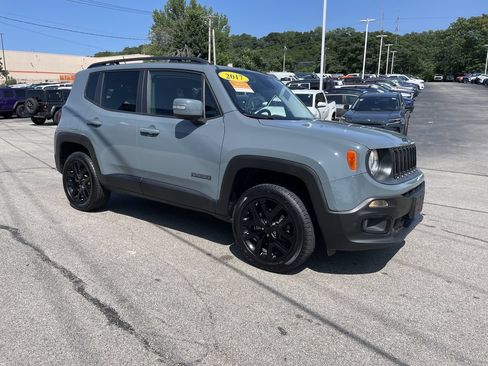 Used 2017 Jeep Renegade Altitude AWD/4WD image 6