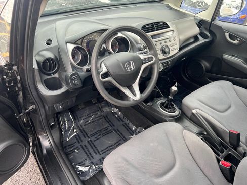 Used 2013 Honda Fit Base 4dr Hatchback 5M image 17