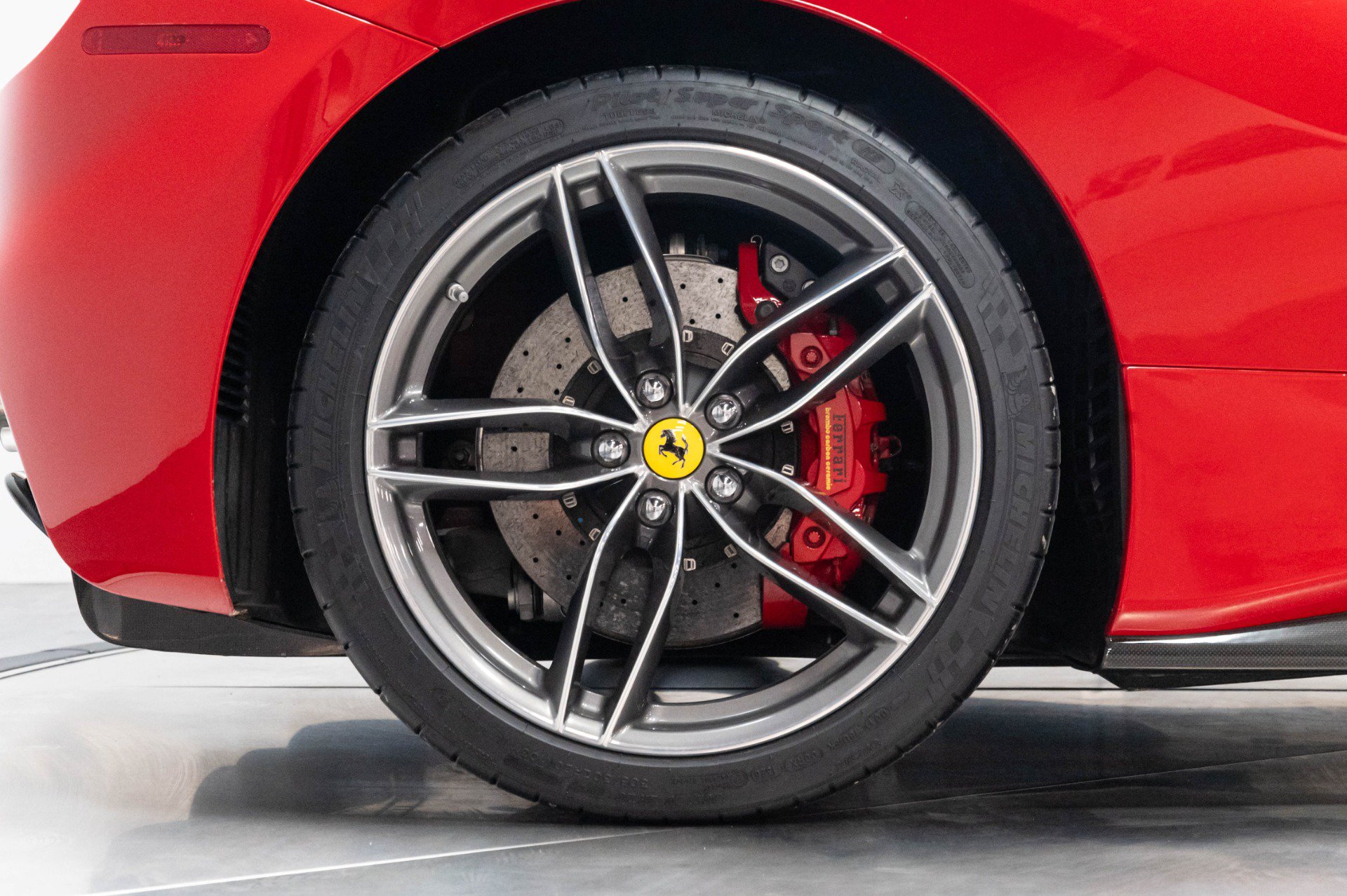 Used 2016 Ferrari 488 GTB RWD image 31