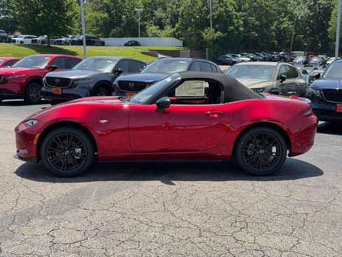 New 2026 MAZDA MX-5 Miata Club RWD image 2