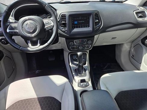 Used 2021 Jeep Compass Latitude w/ Sun and Sound Group AWD/4WD image 16