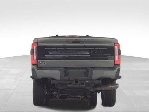 Used 2026 Ford F250 Platinum AWD/4WD image 7
