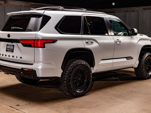 Used 2024 Toyota Sequoia Platinum image 10