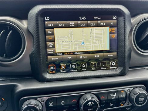 Used 2023 Jeep Wrangler Unlimited w/ Sun & Screen Package AWD/4WD image 16
