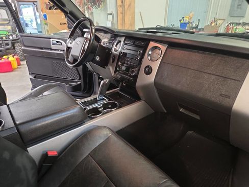 Used 2012 Ford Expedition Limited image 14