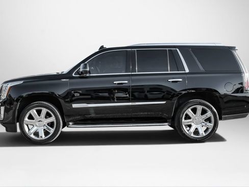 Used 2018 Cadillac Escalade Luxury RWD image 9