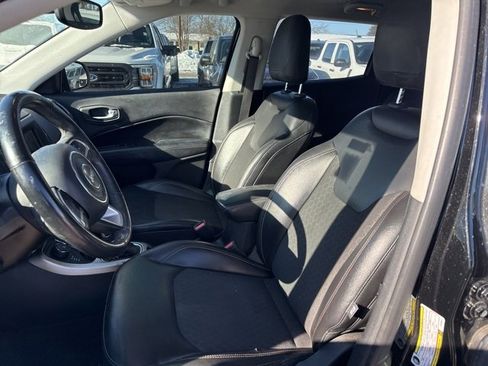 Used 2018 Jeep Compass Latitude w/ Popular Equipment Group image 11