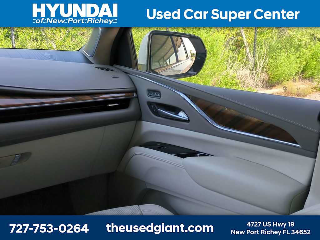 Used 2024 Cadillac Escalade Premium Luxury Platinum w/ Heavy-Duty Trailer Package AWD/4WD image 20