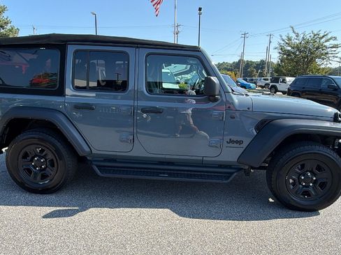 Used 2024 Jeep Wrangler Unlimited Sport AWD/4WD image 7