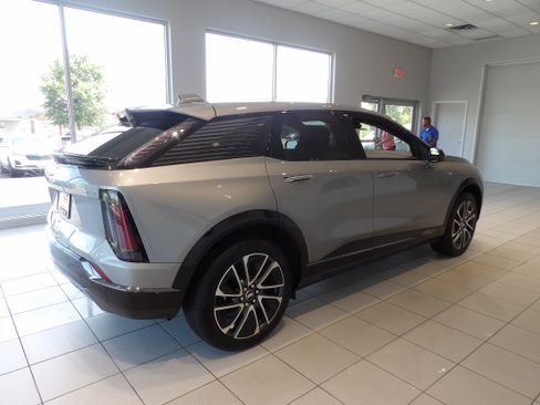 Used 2025 Cadillac Optiq Sport 1 AWD/4WD image 4