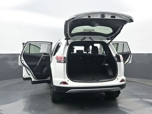 Used 2018 Toyota RAV4 SE w/ Power Extra Value Package FWD image 37