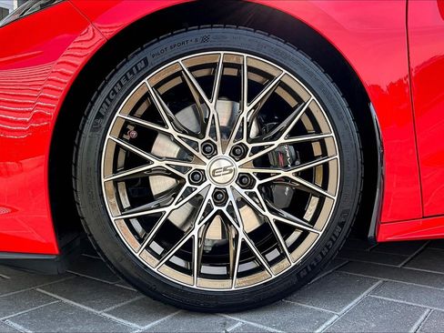 Used 2021 Chevrolet Corvette Stingray Premium Conv w/ Z51 Performance Package image 9