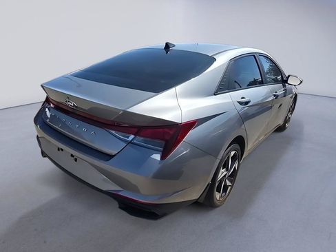 Used 2023 Hyundai Elantra SEL w/ Convenience Package FWD image 5