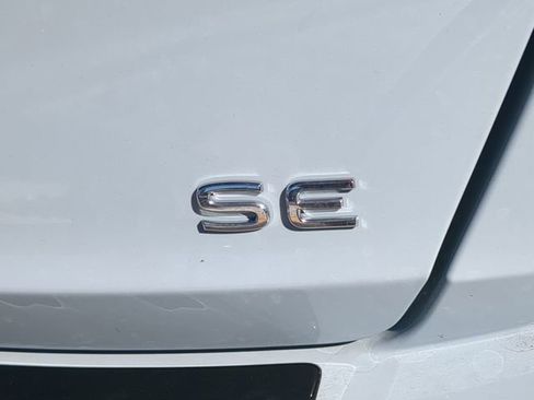 New 2026 Volkswagen Jetta SE FWD image 10