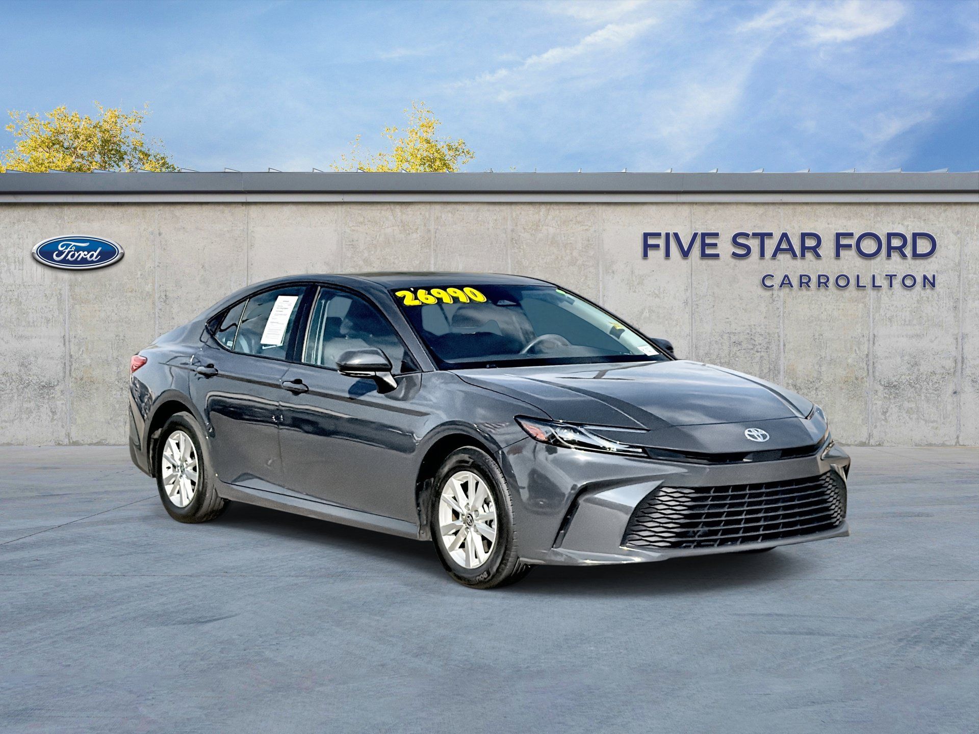 Used 2025 Toyota Camry LE FWD image 1
