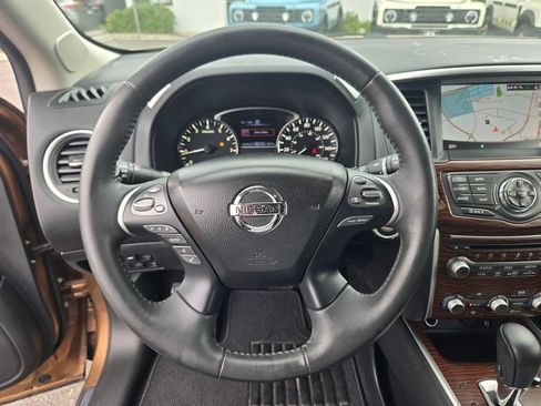 Used 2017 Nissan Pathfinder Platinum w/ Cargo Package AWD/4WD image 25