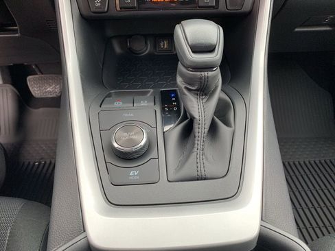 New 2025 Toyota RAV4 XLE image 23