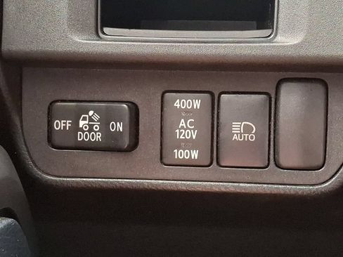 Used 2019 Toyota Tacoma TRD Sport w/ Four Season Floor Mat Package AWD/4WD image 22