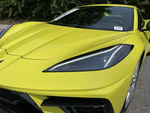 Used 2022 Chevrolet Corvette Stingray Preferred Conv w/ Battery Protection Package RWD image 5
