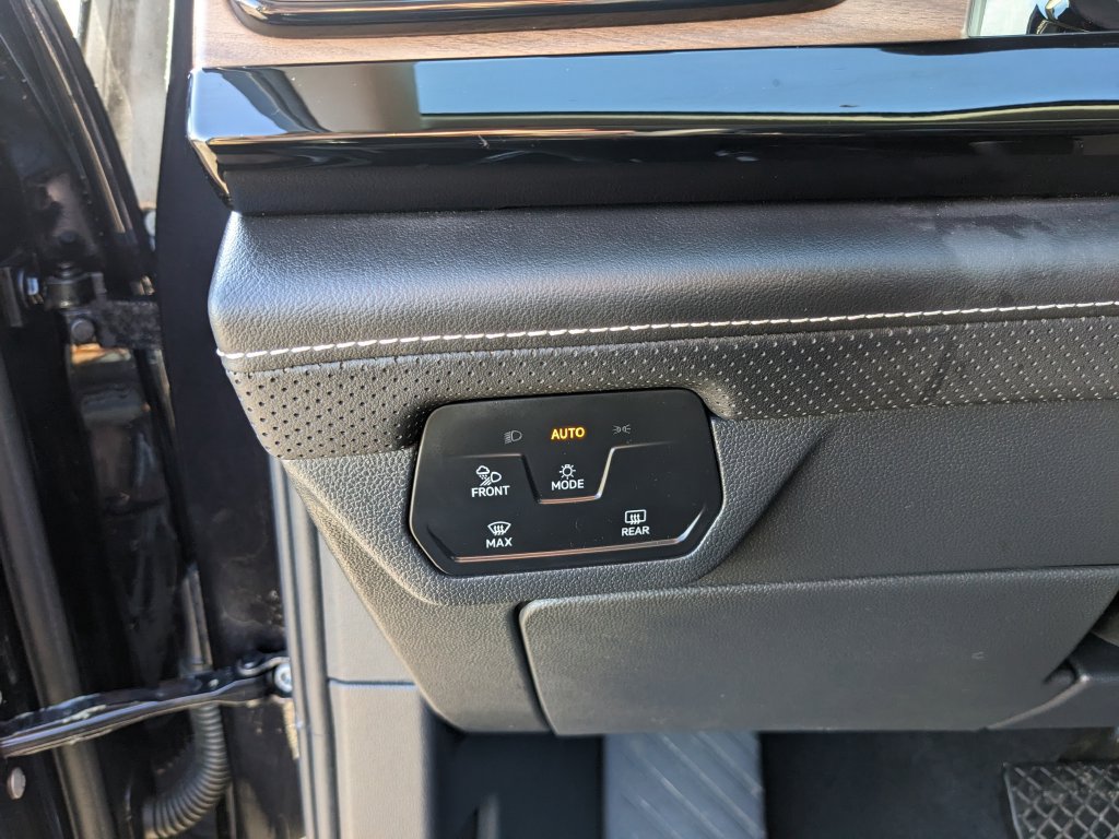 Certified 2024 Volkswagen Atlas SE FWD image 26