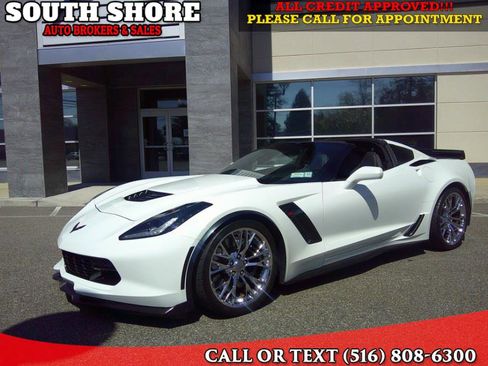 Used 2015 Chevrolet Corvette Z06 w/ 3LZ Preferred Equipment Group RWD image 1