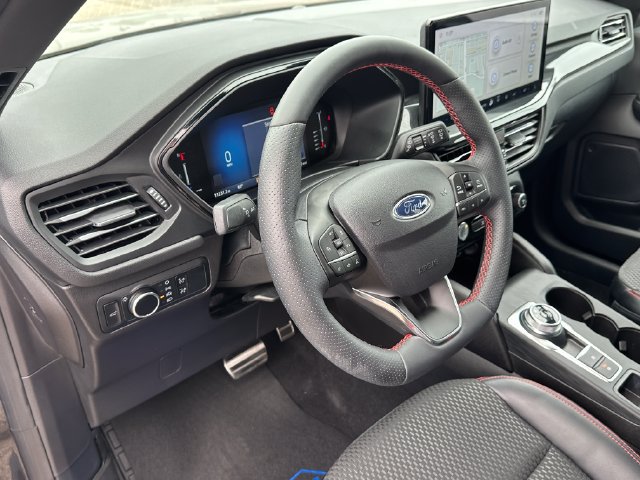 Used 2024 Ford Escape ST-Line w/ Tech Pack #1 AWD/4WD image 19
