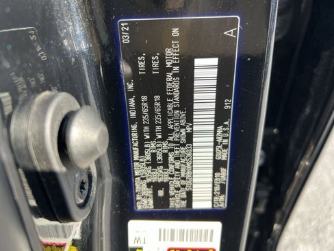 Used 2021 Toyota Highlander XLE image 29